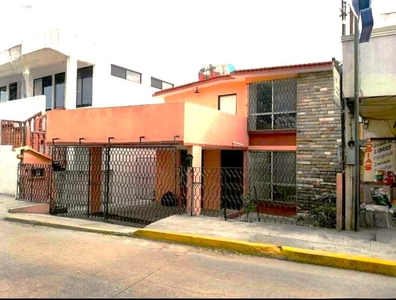 Doomos. Casa en Venta en Blvd. Adolfo López Mateos Col. Los Mangos, Cd. Madero, Tam.