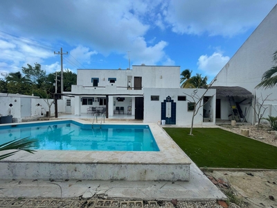 Doomos. Casa en venta en Chicxulub yucatan, a escasos metros del mar