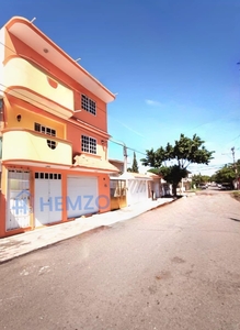Doomos. Casa en venta en Col. Playa Linda, Veracruz