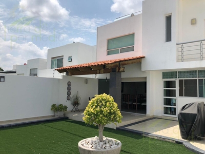 Doomos. CASA EN VENTA EN JURIQUILLA QUERETARO.