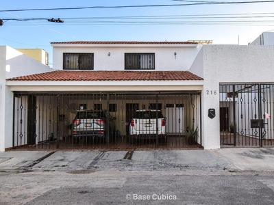 Doomos. Casa en venta en la mejor ubicación dentro de Mérida.