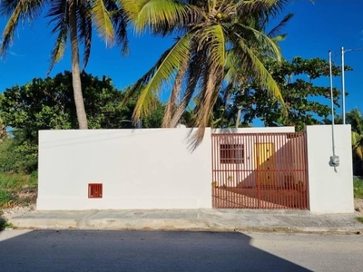 Doomos. Casa en venta en la playa de Chelem, Yucatán