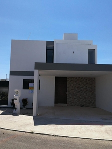 Doomos. Casa en VENTA EN MERIDA GRAN SAN PEDRO CHOLUL NUEVA Y EN ESQUINA !!