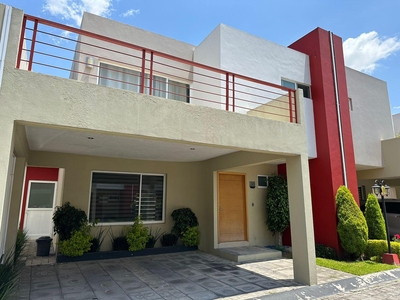 Doomos. Casa en Venta en Metepec, Lomas de la Asunción