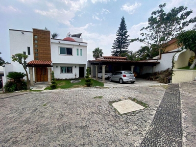 Doomos. Casa en venta en Palmira, Cuernavaca Morelos.