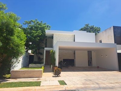 Doomos. Casa en venta en Privada Allegra en Mérida,Yucatán