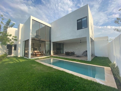 Doomos. Casa en venta en privada merida cholul