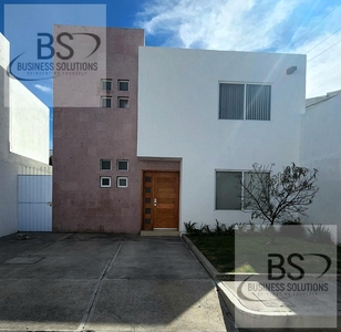 Doomos. Casa en venta en Querétaro Juriquilla /RS