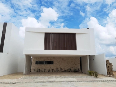 Doomos. Casa en venta en Xcanatún en Mérida,Yucatán