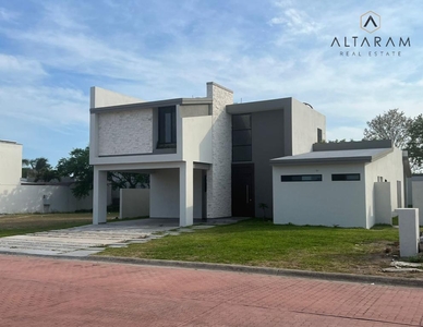 Doomos. CASA EN VENTA FRACC. LAGUNA DE MIRALTA CD. ALTAMIRA