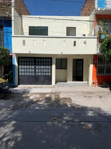 Doomos. Casa en venta Jardines de San Pedro León Guanajuato