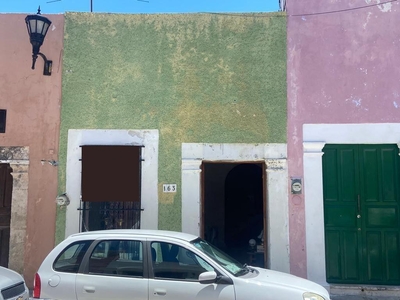 Doomos. Casa en venta para uso comercial en el centro de Campeche.
