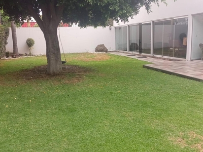 Doomos. Casa En Venta Para Vivir o Negocio Con Jardín En Anzurez, Dorada