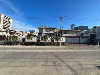 Doomos. CASA EN VENTA/RENTA, COL. LOMAS DE ROSALES $14’000,000