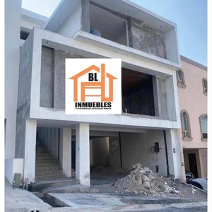 Doomos. Casa en ventas en cumbres sexto sector Monterrey Nuevo León