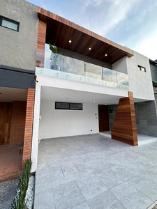 Doomos. Casa Nueva en Venta en Lomas de Angelopolis III Parque Cuernavaca