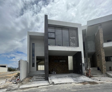 Doomos. Casa nueva en venta en Mítica Residencial