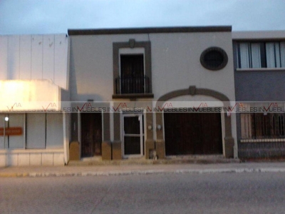 Doomos. Casa Uso Comercial En Venta En Linares Centro, Linares, Nuevo León