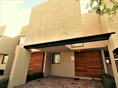 Doomos. CASA VENTA ZAKIA QUERETARO CON ESPACIOS MUY AMPLIOS