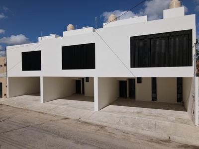 Doomos. Casas en venta dentro del periférico de Mérida en Montes de Amé Zona Norte