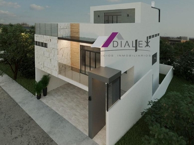 Doomos. Cumbres Elite Premier – Zona Cumbres, CASA EN VENTA DE 4 NIVELES Monterrey