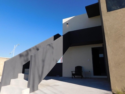 Doomos. Preciosa Casa Tipo Duplex en San Isidro Juriquilla, Planta Baja, Gran Ubicación