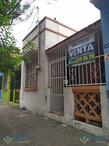 Doomos. Se vende casa de una planta en colonia Centro Veracruz, Ver