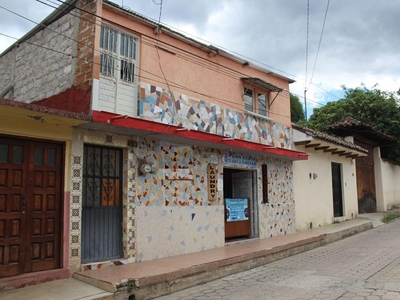 Doomos. Se vende casa en la Calle Dr. José Felipe Flores en San Cristóbal de las Casas