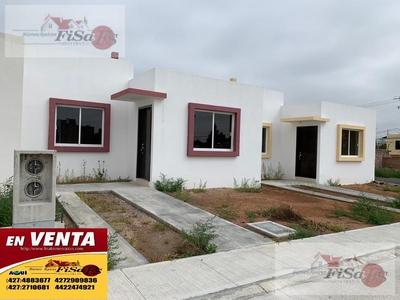 Doomos. VENTA CASA 1 PISO-COND. CHABACANOS