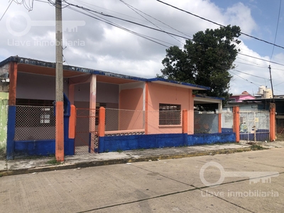 Doomos. Venta de Casa con 2 habitaciones en cerrada de Independencia, Col. Adolfo Ruiz Cortines, Minatitlán, Ver.