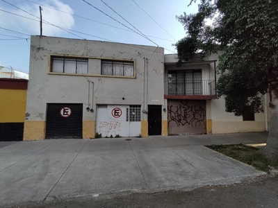 Doomos. Casa en venta en colonia Moderna