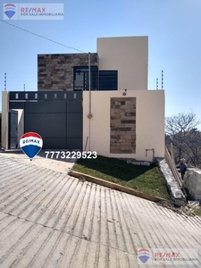 Doomos. Venta de casa en Lomas Tzompantle, Cuernavaca, MorelosClave 4693