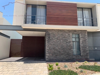 Doomos. VENTA DE CASA EN RESIDENCIAL EL MOLINO, LOMAS DEL MOLINO II, LEÓN, GUANAJUATO, ZONA NORTE