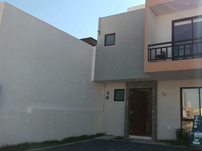 Doomos. Venta de Casas en Ciudad del Sol: 3 Recamaras, 2.5 Baños, Roof, Casa Club..