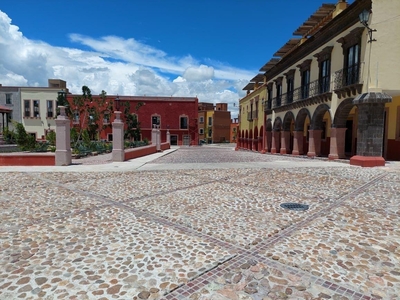 Doomos. Venta de Hermosas Casas en San Miguel de Allende Entre Caminos Empedrados