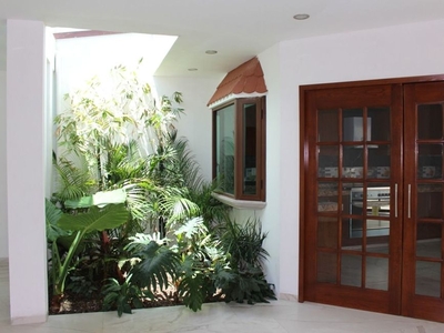 Moderna y Elegante casa en venta en Zona Plateada, Mina Calicanto