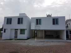 Casa uso de sueloenRenta, enVillas de Irapuato,Irapuato