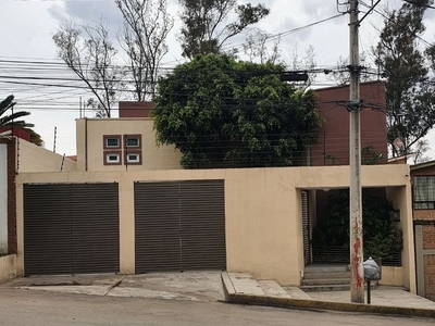 Casa en renta Calle Bosques De Bohemia 19, Lago De Gpe, Fraccionamiento Bosques Del Lago, Cuautitlán Izcalli, México, 54766, Mex