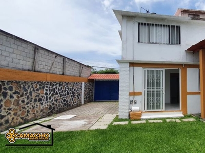 CASA EN VENTA, TRES RECÁMARAS, COLONIA PEDREGAL DE LAS FUENTES. OMC-0143