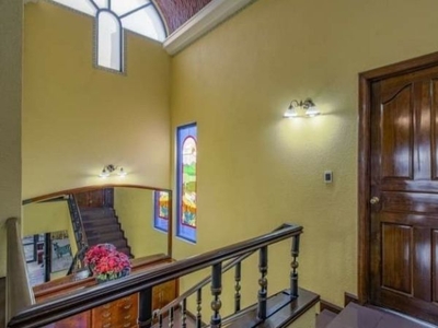 Casa muy amplia de 302 m2 de terreno en col Valle Escondido, Tlalpan