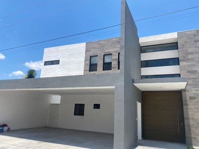 Casa quinta Nueva equipada con albercaBR en Portal del Norte Zuazua