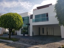 CASA EN VENTA LOMAS DE ANGELÓPOLIS