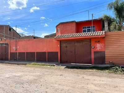 AMPLIA CASA EN VENTA, COL. LOS ÁLAMOS