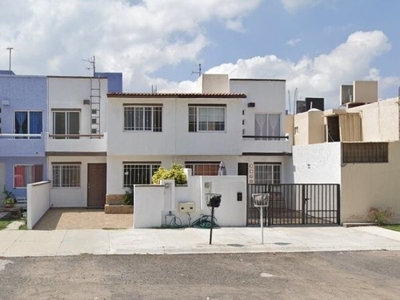 Casa con 3 cuartos 2 baños, en venta Santiago de Querétaro
