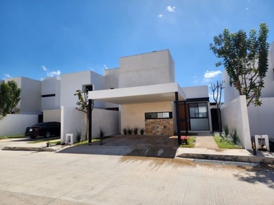 Casa en venta o renta de 1 planta, en Privada Gardena Z. Norte, Mérida Yuc.