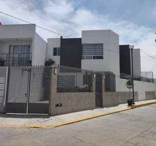 CASA EN VENTA PACHUCA DE SOTO. Priv. de San Fernando