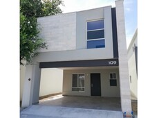 Doomos. SE VENDE CASA MODELO IBIZA EN ZONA FRESNOS APODACA