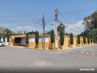 Casa en venta en Tecámac, Edo de México - 4 recámaras - 2 baños - 450 m2
