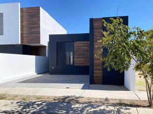 Doomos. Casa de una Planta en Venta en Mayorca Residencial, leon, guanajuato.