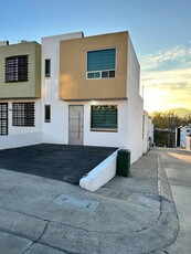 Doomos. Casa en venta en vistas la huerta